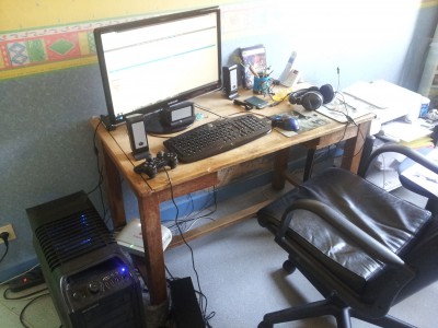 kilou desk.jpg