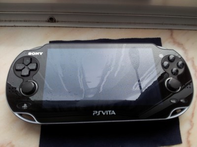 ps vita avant.jpg