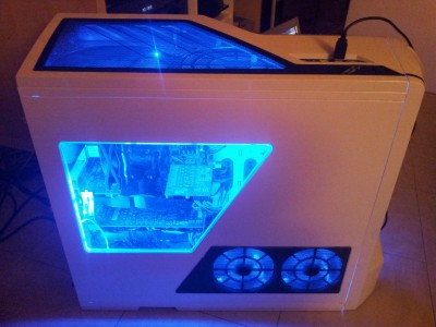 la porte vitré officielle NZXT