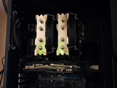 Vue de face du Siver avec un PCI6 broches que j'ai gaînés il y'a quelques temps.<br />Désolé, les photos sont pas nickel parfois