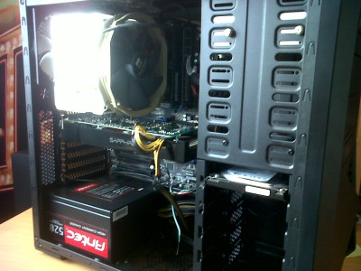 IMG00147-20120722-1436.jpg (387.47 Kio) Vu 4355 fois La machine avec l'imposant macho qui rentre juste juste