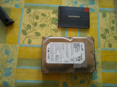 Petite comparaison de taille entre un hdd ide et le nouveau ssd.